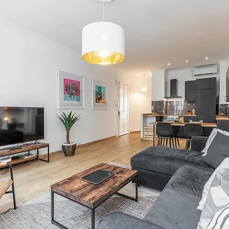 Апартаменты Confort Downtown 2 Bdr