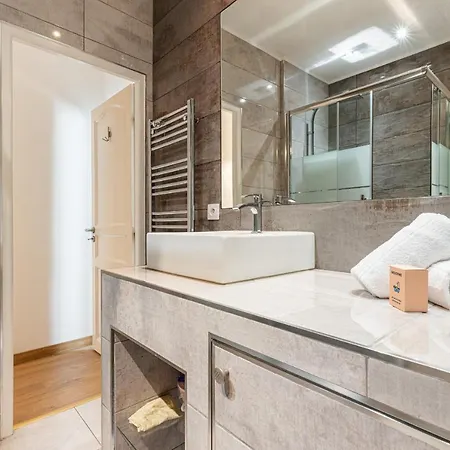 Confort Downtown 2 Bdr Апартаменты